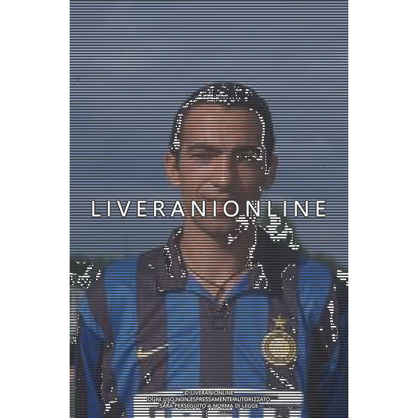 DIAP-RETROSPETTIVA YOURI DYORKAEFF CALCIATORE NELLA FOTO YOURI DYORKAEFF CON LA MAGLIA DELL\'INTER AG ALDO LIVERNI SAS
