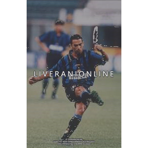 DIAP-RETROSPETTIVA YOURI DYORKAEFF CALCIATORE NELLA FOTO YOURI DYORKAEFF CON LA MAGLIA DELL\'INTER AG ALDO LIVERNI SAS