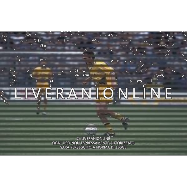 DIAP-RETROSPETTIVA NICOLA ZANINI CALCIATORE NELLA FOTO NICOLA ZANINI CON LA MAGLIA DEL VERONA CALCIO AG ALDO LIVERANI SAS