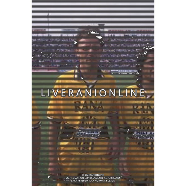 DIAP-RETROSPETTIVA NICOLA ZANINI CALCIATORE NELLA FOTO NICOLA ZANINI CON LA MAGLIA DEL VERONA CALCIO AG ALDO LIVERANI SAS