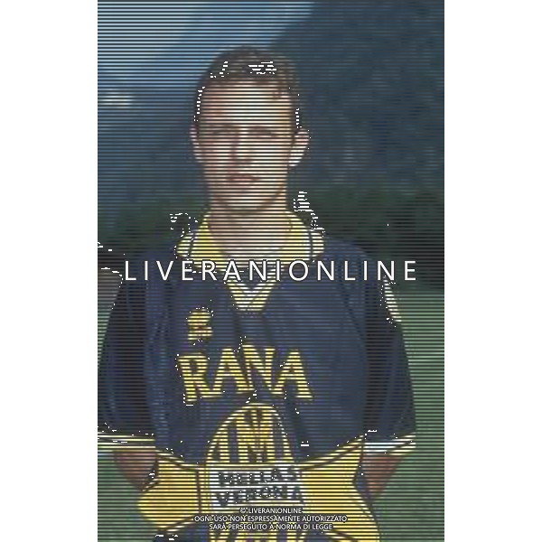 DIAP-RETROSPETTIVA NICOLA ZANINI CALCIATORE NELLA FOTO NICOLA ZANINI CON LA MAGLIA DEL VERONA CALCIO AG ALDO LIVERANI SAS