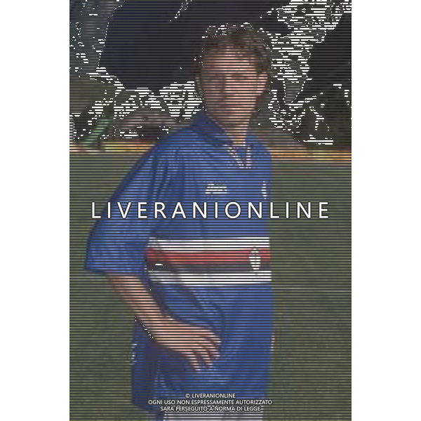 DIAP-RETROSPETTIVA NICOLA ZANINI CALCIATORE NELLA FOTO NICOLA ZANINI CON LA MAGLIA DELLA SAMPDORIA CALCIO AG ALDO LIVERANI SAS