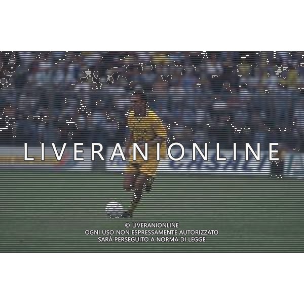 DIAP-RETROSPETTIVA NICOLA ZANINI CALCIATORE NELLA FOTO NICOLA ZANINI CON LA MAGLIA DEL VERONA CALCIO AG ALDO LIVERANI SAS