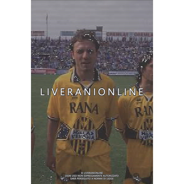 DIAP-RETROSPETTIVA NICOLA ZANINI CALCIATORE NELLA FOTO NICOLA ZANINI CON LA MAGLIA DEL VERONA CALCIO AG ALDO LIVERANI SAS