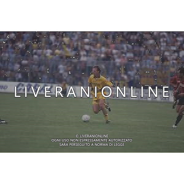 DIAP-RETROSPETTIVA NICOLA ZANINI CALCIATORE NELLA FOTO NICOLA ZANINI CON LA MAGLIA DEL VERONA CALCIO AG ALDO LIVERANI SAS