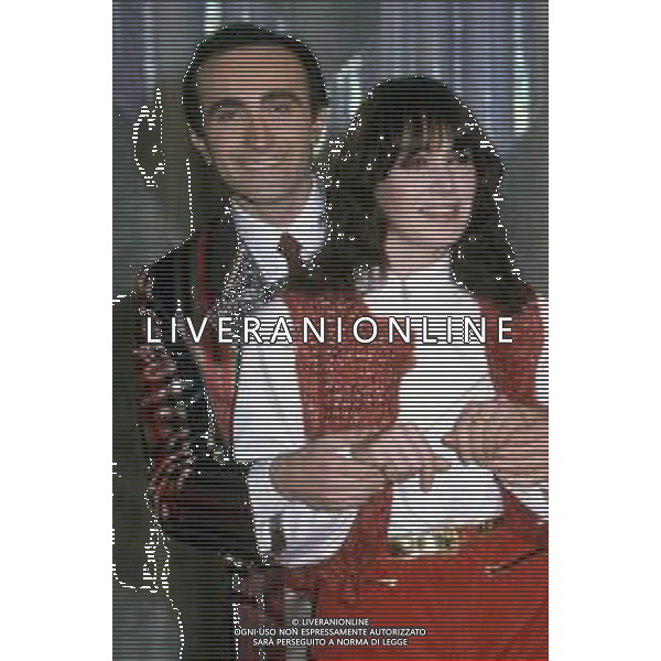 DIAP-RETROSPETTIVA VIOLA VALENTINO CANTANTE NELLA FOTO VIOLA VALENTINO CON IL MAGO ALEXANDER NELL\'ANNO 1981 A ROMA FOTO EDGARDO DELLA SCORCIOSA-AG ALDO LIVERANI SAS 