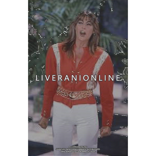 DIAP-RETROSPETTIVA VIOLA VALENTINO CANTANTE NELLA FOTO VIOLA VALENTINO NELL\'ANNO 1982 A MILANO OSPITE DELLA TRASMISSIONE TELEVISIVA “CIPRIA“ SU RETE 4 FOTO ENRICO LIVERANI--AG ALDO LIVERANI SAS  