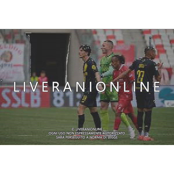 TVEM April 25, 2025 Bari, Italy - SSC Bari vs Modena FC 1912 - Italian soccer serie B 2024/25 - San Nicola Stadium. In the pic: Alessandro Di Pardo of Modena FC 1912, Boris Radunovic of SSC Bari, Mehdi Emile Dorval of SSC Bari and Riyad Idrissi of Modena FC 1912 ©TVEM Emmanuele Mastrodonato - AGENZIA ALDO LIVERANI SAS