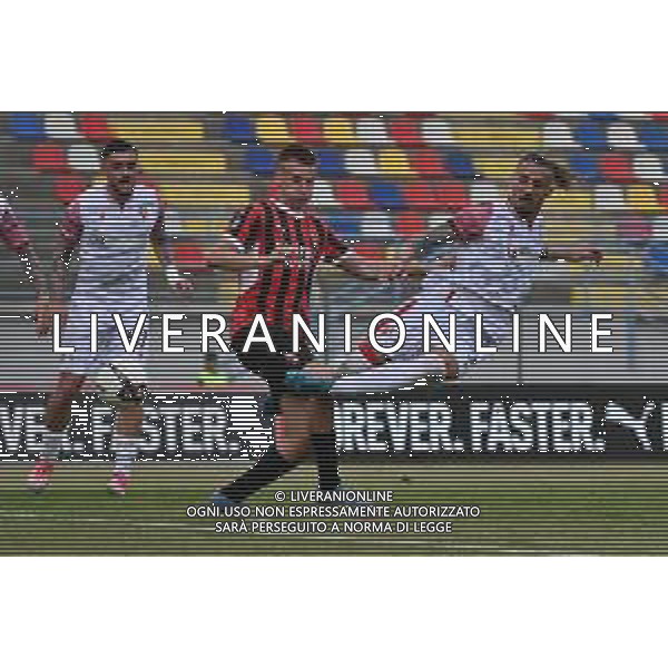 TVRG Milan Futuro vs Vis Pesaro nella foto Denis Tonucci (Vis Pesaro) occasione da gol Solbiate Arno (VA) 27-04-2025 Stadio Felice Chinetti Campionato Serie C girone B - 38a giornata foto Roberto Garavaglia/Agenzia Aldo Liverani sas