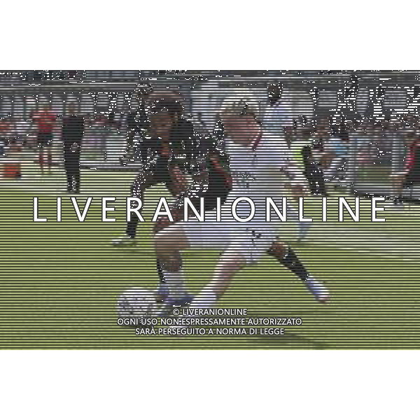 Alejandro Jimenez of AC Milan. battle for the ball with Gianluca Busio of Venezia FC during Venezia FC vs AC Milan, 34° Serie A Enilive 2024-25 game at Pier Luigi Penzo stadium in Venezia (VE), Italy, on April 27, 2025. (Photo by Davide Casentini)- AGENZIA ALDO LIVERANI SAS