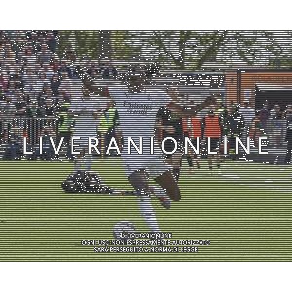 Rafael Leao of AC Milan play the ball during Venezia FC vs AC Milan, 34° Serie A Enilive 2024-25 game at Pier Luigi Penzo stadium in Venezia (VE), Italy, on April 27, 2025. (Photo by Davide Casentini)- AGENZIA ALDO LIVERANI SAS