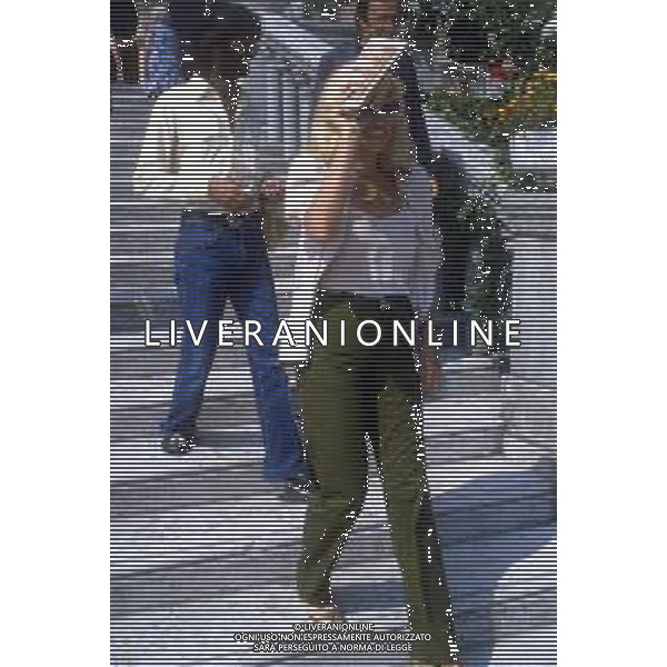 DIAP-MONICA VITTI, attrice italiana di teatro, cinema e televisione - RETROSPETTIVA Nella foto a Venezia nel 1982 con il marito Roberto Russo ©Archivio Giovanni Liverani / AG. ALDO LIVERANI SAS