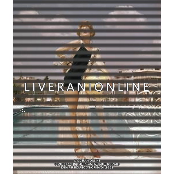 DIAP-MONICA VITTI, attrice italiana di teatro, cinema e televisione - RETROSPETTIVA Nella foto in costume da bagno a Roma nel 1955 FOTO SANDRO VESPASIANI-©Archivio Giovanni Liverani / AG. ALDO LIVERANI SAS