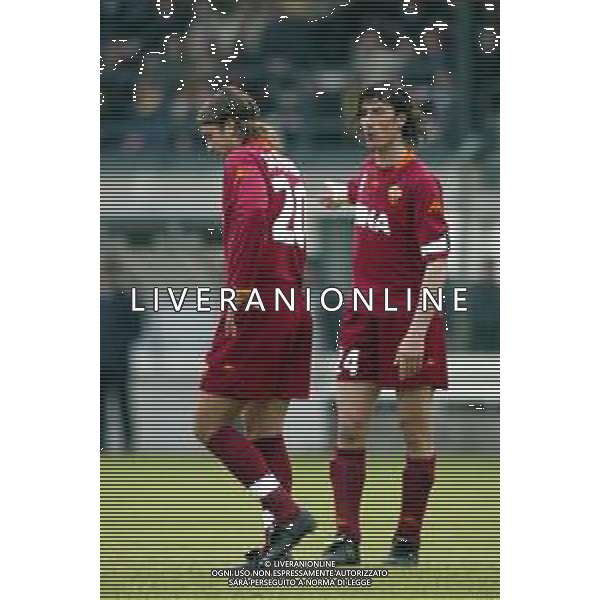 VENEZIA - ROMA 07/04/2002 NELLA FOTO BATISTUTA GABRIEL CON MARCO DEL VECCHIO FOTO ALDO LIVERANI