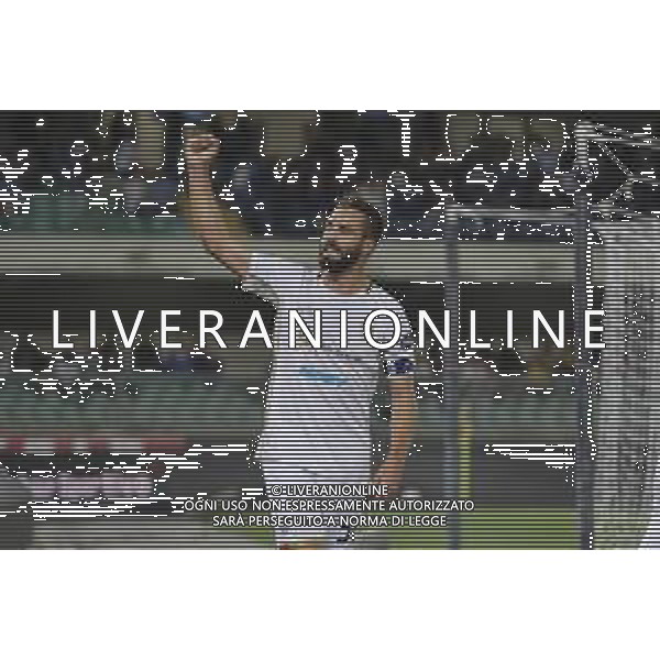 Leonardo Pavoletti of Cagliari Calcio celebrates after scoring during Hellas Verona FC vs Cagliari Calcio, 34° Serie A Enilive 2024-25 game at Marcantonio Bentegodi stadium in Verona (VR), Italy, on April 28, 2025. (Photo by Davide Casentini)- AGENZIA ALDO LIVERANI SAS