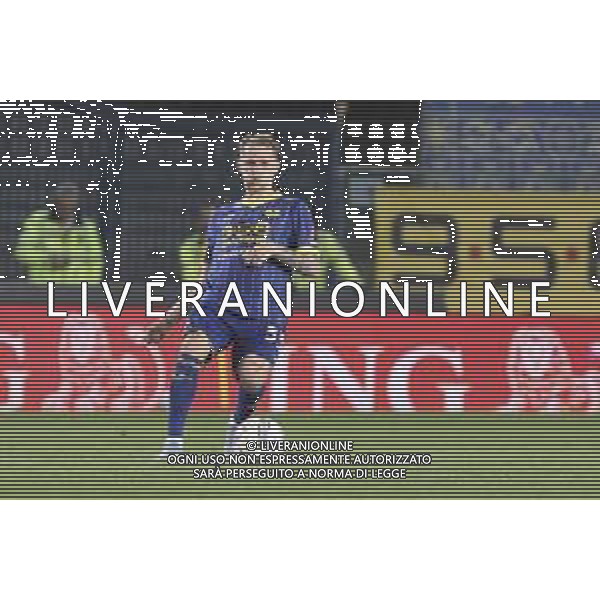 Ondrej Duda of Hellas Verona FC play the ball during Hellas Verona FC vs Cagliari Calcio, 34° Serie A Enilive 2024-25 game at Marcantonio Bentegodi stadium in Verona (VR), Italy, on April 28, 2025. (Photo by Davide Casentini)- AGENZIA ALDO LIVERANI SAS