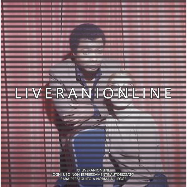 DIAP-RETROSPETTIVA WESS JOHNSON PSEUDONIMO WESLEY JOHNSON CANTANTE NELLA FOTO WESS JOHNSON CON DORI GHEZZI AL FESTIVAL DI SANREMO NELL\'ANNO 1976 AG ALDO LIVERANI SAS