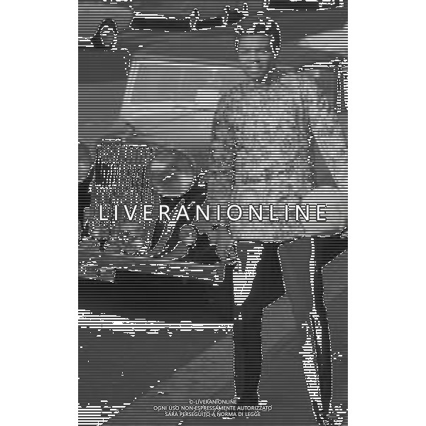 NEG-RETROSPETTIVA WESS JOHNSON PSEUDONIMO WESLEY JOHNSON CANTANTE NELLA FOTO WESS JOHNSON A ROMA NELL\'ANNO 1969 FOTO PIERO PASCUTTINI-AG GIOVANNI LIVERANI-AG ALDO LIVERANI SAS