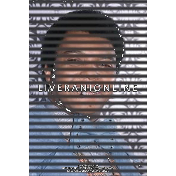 DIAP-RETROSPETTIVA WESS JOHNSON PSEUDONIMO WESLEY JOHNSON CANTANTE NELLA FOTO WESS JOHNSON A ROMA NELL\'ANNO 1974 CON LA MOGLIE RITA TARTAGLIA E I FIGLI AG ALDO LIVERANI SAS