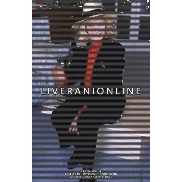 DIAP-RETROSPETTIVA MONICA VITTI ATTRICE NELLA FOTO MONICA VITTI A CANNES NELL\'ANNO 1990 FOTO RENATO LANI THEMA-AG ALDO LIVERANI SAS