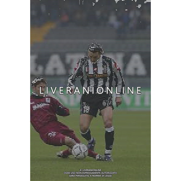 DIG- JUVENTUS - REGGINA CAMPIONATO CALCIO SERIE A 12 GENNAIO 2003 - RISULTATO 5-0 NELLA FOTO GIANLUCA ZAMBROTTA E FRANCESCO COZZA AGENZIA ALDO LIVERANI SAS