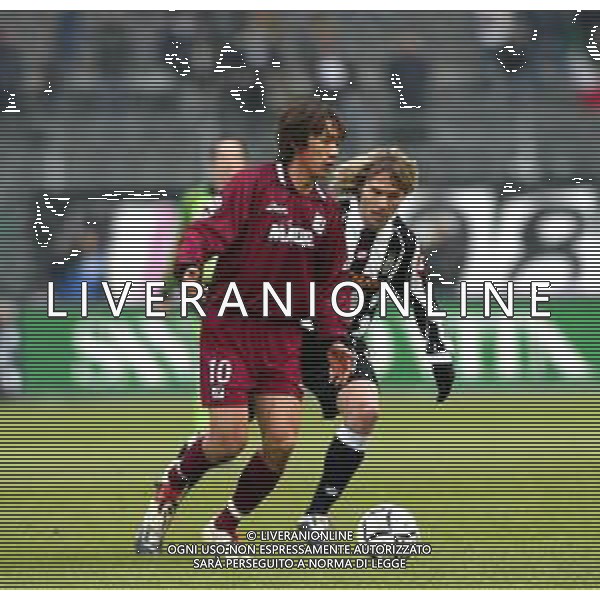 DIG- JUVENTUS - REGGINA CAMPIONATO CALCIO SERIE A 12 GENNAIO 2003 - RISULTATO 5-0 NELLA FOTO PAVEL NEDVED - NAKAMURA SHUNSUKE AGENZIA ALDO LIVERANI SAS