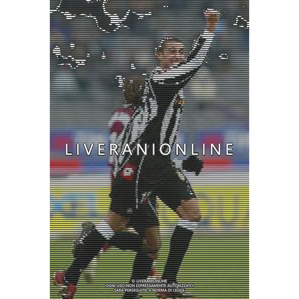 DIG- JUVENTUS - REGGINA CAMPIONATO CALCIO SERIE A 12 GENNAIO 2003 - RISULTATO 5-0 NELLA FOTO ESULTANZA DOPO IL GOL DI DAVID TREZEGUET AGENZIA ALDO LIVERANI SAS