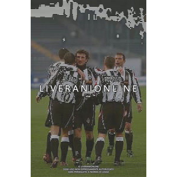 DIG- JUVENTUS - REGGINA CAMPIONATO CALCIO SERIE A 12 GENNAIO 2003 - RISULTATO 5-0 NELLA FOTO ESULTANZA DOPO IL GOL DI MARCO DI VAIO CON CIRO FERRARA, GIANLUCA PESSOTTO AGENZIA ALDO LIVERANI SAS