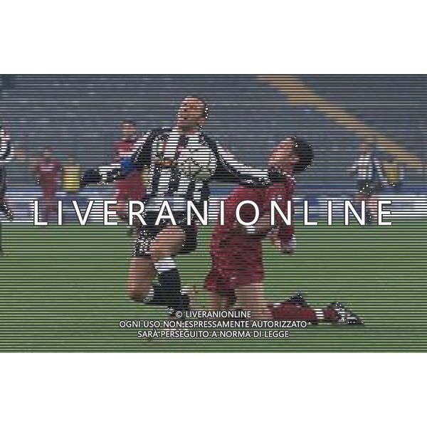 DIG- JUVENTUS - REGGINA CAMPIONATO CALCIO SERIE A 12 GENNAIO 2003 - RISULTATO 5-0 NELLA FOTO FALLO DI BRUNO CIRILLO SU ALESSANDRO DEL PIERO PER IL RIGORE ALLA JUVE AGENZIA ALDO LIVERANI SAS