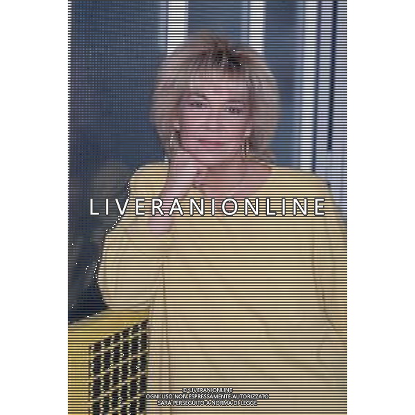DIAP-RETROSPETTIVA WILMA GOICH CANTANTE NELLA FOTO WILMA GOICH CONDUCE LA TRASMISSIONE TELEVISIVA “TRIS“ ANNO 1990 AG ALDO LIVERANI SAS