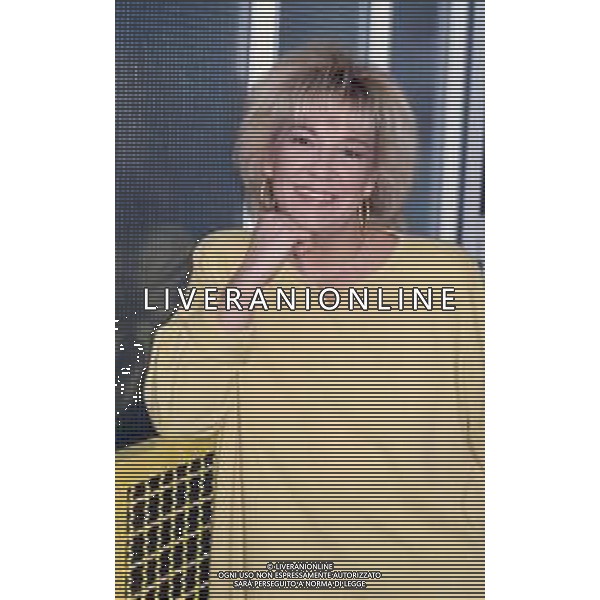 DIAP-RETROSPETTIVA WILMA GOICH CANTANTE NELLA FOTO WILMA GOICH CONDUCE LA TRASMISSIONE TELEVISIVA “TRIS“ ANNO 1990 AG ALDO LIVERANI SAS