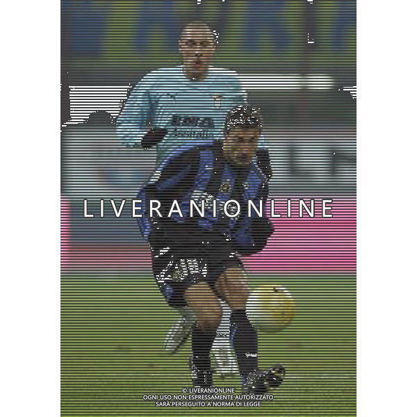 Milano 02/02/2006 coppa italia TIM 2005/06 inter-lazio 1:0 nella foto kily gonzalez e bonanni ph marco luzzani/ag aldo liverani s.a.s.
