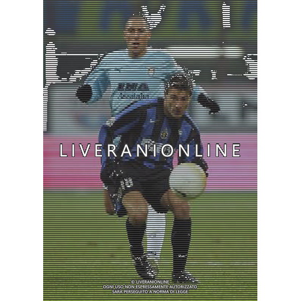 Milano 02/02/2006 coppa italia TIM 2005/06 inter-lazio 1:0 nella foto kily gonzalez e bonanni ph marco luzzani/ag aldo liverani s.a.s.