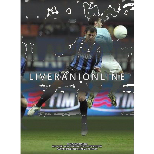 Milano 02/02/2006 coppa italia TIM 2005/06 inter-lazio 1:0 nella foto stankovic e zauri ph marco luzzani/ag aldo liverani s.a.s.