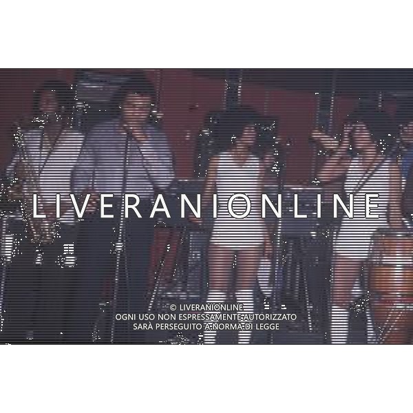COL-RETROSPETTIVA WESS JOHNSON PSEUDONIMO WESLEY JOHNSON CANTANTE NELLA FOTO WESS JOHNSON CON IL SUO GRUPPO MUSICALE AG ALDO LIVERANI SAS 