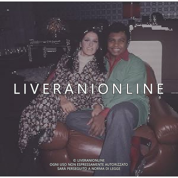 COL-RETROSPETTIVA WESS JOHNSON PSEUDONIMO WESLEY JOHNSON CANTANTE NELLA FOTO WESS JOHNSON CON LA MOGLIE MIRELLA CECCARELLI AG ALDO LIVERANI SAS