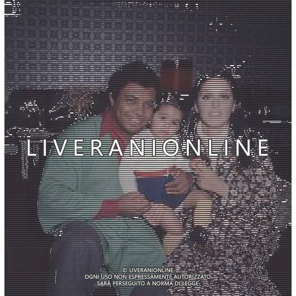 COL-RETROSPETTIVA WESS JOHNSON PSEUDONIMO WESLEY JOHNSON CANTANTE NELLA FOTO WESS JOHNSON CON LA MOGLIE MIRELLA CECCARELLI AG ALDO LIVERANI SAS