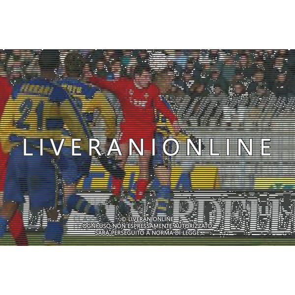 DIG- PIACENZA - PARMA CAMPIONATO CALCIO SERIE A 12 GENNAIO 2003 - RISULTATO 1-1 NELLA FOTO SERGEY GURENKO E HIDETOSHI NAKATA AGENZIA ALDO LIVERANI SAS