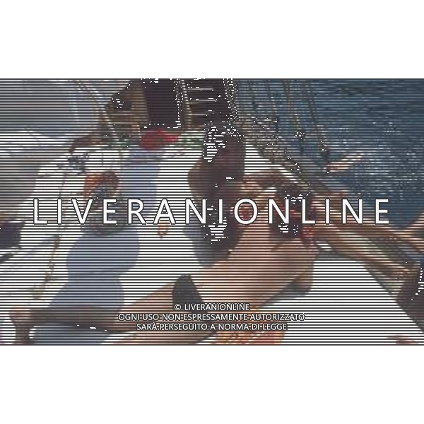 DIAP-RETROSPETTIVA CRISTIANO MALGIOGLIO CANTANTE NELLA FOTO CRISTIANO MALGIOGLIO E ADRIANA RUSSO AL MARE FOTO MARIO DOTTI-AG ALDO LIVERANI SAS 