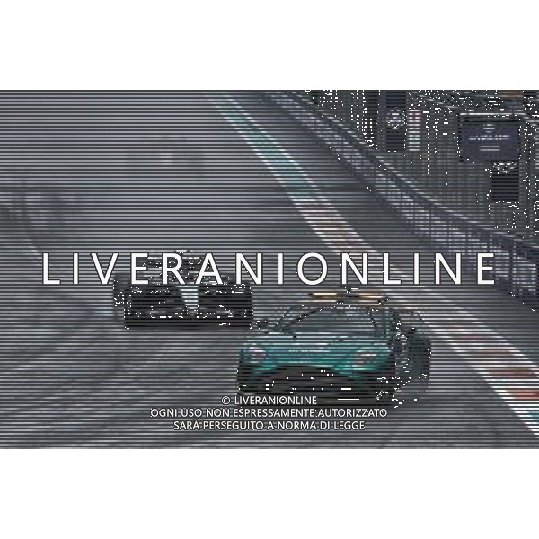 Andrea Kimi Antonelli (ITA) Mercedes AMG F1 W16 leads behind the Aston Martin FIA Safety Car. 03.05.2025. Formula 1 World Championship, Rd 6, Miami Grand Prix, Miami, Florida, USA, Sprint and Qualifying Day. - www.xpbimages.com, EMail: requests@xpbimages.com © Copyright: Moy / XPB Images ONLY ITALY-AG ALDO LIVERANI SAS