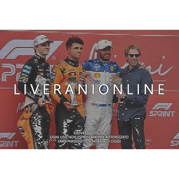 Sprint parc ferme top three (L to R): Oscar Piastri (AUS) McLaren, second; Lando Norris (GBR) McLaren, race winner; Lewis Hamilton (GBR) Ferrari, third; Jerry Bruckheimer (USA) Film Producer. 03.05.2025. Formula 1 World Championship, Rd 6, Miami Grand Prix, Miami, Florida, USA, Sprint and Qualifying Day. - www.xpbimages.com, EMail: requests@xpbimages.com © Copyright: Moy / XPB Images ONLY ITALY-AG ALDO LIVERANI SAS