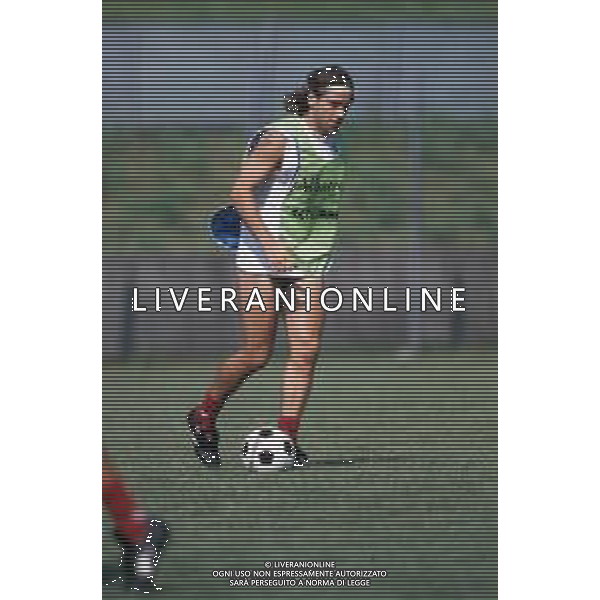 DIAP-RETROSPETTIVA STEFANO BORGONOVO CALCIATORE NELLA FOTO STEFANO BORGONOVO CON LA MAGLIA DELL\'UDINESE CALCIO AG ALDO LIVERANI SAS