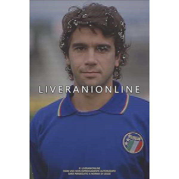 DIAP-RETROSPETTIVA STEFANO BORGONOVO CALCIATORE NELLA FOTO STEFANO BORGONOVO CON LA MAGLIA DELLA NAZIONALE ITALIANA AG ALDO LIVERANI SAS 