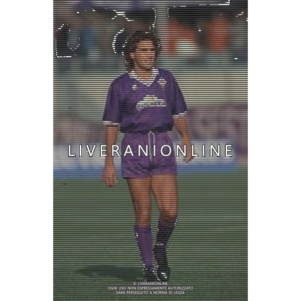 DIAP-RETROSPETTIVA STEFANO BORGONOVO CALCIATORE NELLA FOTO STEFANO BORGONOVO CON LA MAGLIA DELLA FIORENTINA CALCIO AG ALDO LIVERANI SAS 