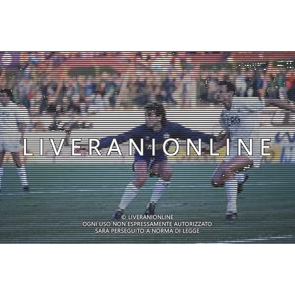DIAP-RETROSPETTIVA STEFANO BORGONOVO CALCIATORE NELLA FOTO STEFANO BORGONOVO CON LA MAGLIA DELLA FIORENTINA CALCIO AG ALDO LIVERANI SAS 