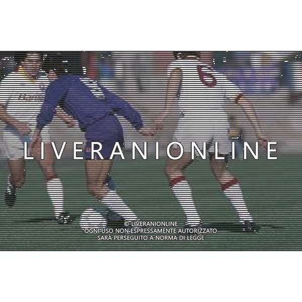 DIAP-RETROSPETTIVA STEFANO BORGONOVO CALCIATORE NELLA FOTO STEFANO BORGONOVO CON LA MAGLIA DELLA FIORENTINA CALCIO AG ALDO LIVERANI SAS 