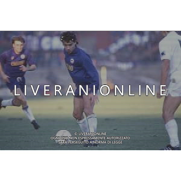 DIAP-RETROSPETTIVA STEFANO BORGONOVO CALCIATORE NELLA FOTO STEFANO BORGONOVO CON LA MAGLIA DELLA FIORENTINA CALCIO AG ALDO LIVERANI SAS 
