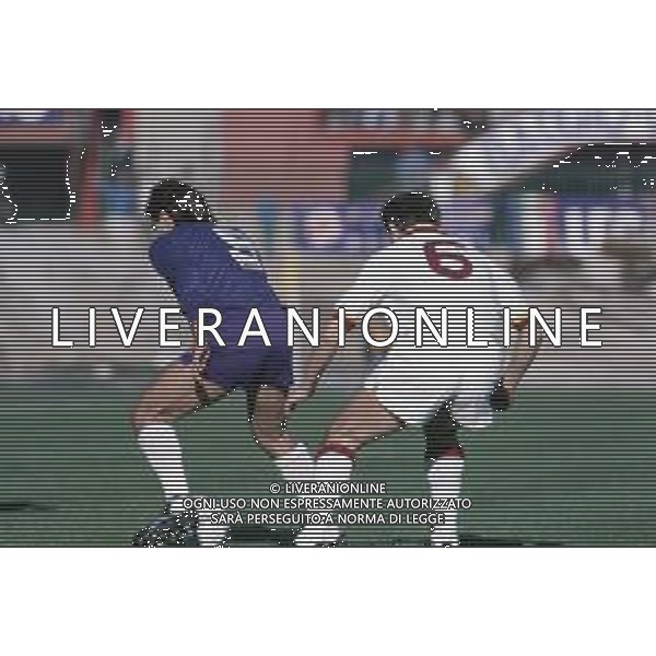 DIAP-RETROSPETTIVA STEFANO BORGONOVO CALCIATORE NELLA FOTO STEFANO BORGONOVO CON LA MAGLIA DELLA FIORENTINA CALCIO AG ALDO LIVERANI SAS 