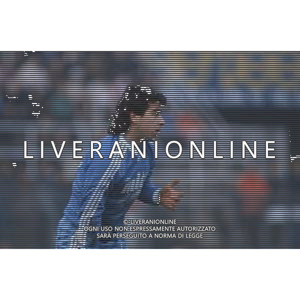 DIAP-RETROSPETTIVA STEFANO BORGONOVO CALCIATORE NELLA FOTO STEFANO BORGONOVO CON LA MAGLIA DEL COMO CALCIO AG ALDO LIVERANI SAS