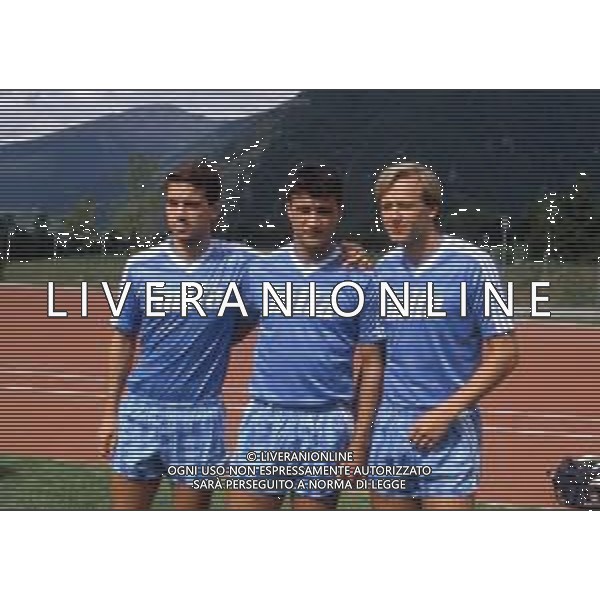 DIAP-RETROSPETTIVA STEFANO BORGONOVO CALCIATORE NELLA FOTO STEFANO BORGONOVO CON LA MAGLIA DEL COMO CALCIO CON DAN CORNELIUSSON E CLAUDIO BORGHI AG ALDO LIVERANI SAS